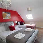 59B Comfortable 3 Bedroom House By Easy 2 Manage
