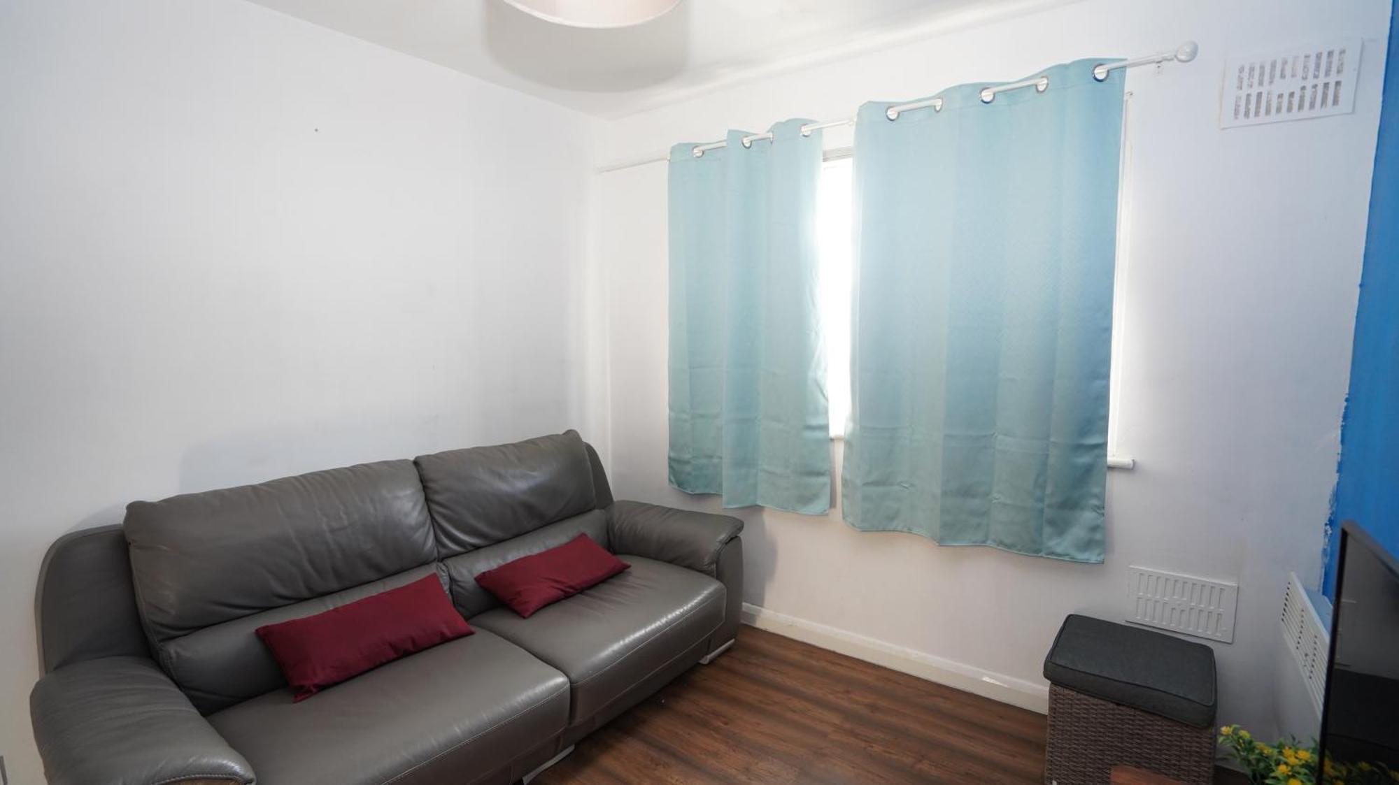 59b Comfortable 3 Bedroom House By Easy 2 Manage Holiday home Cranford